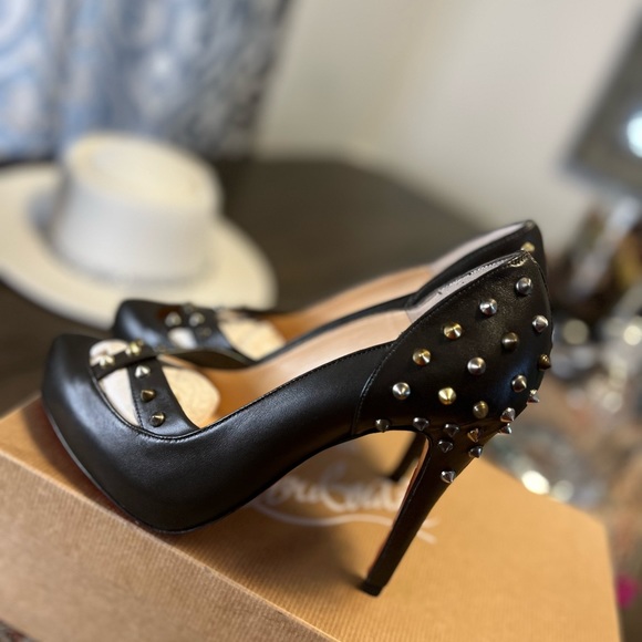 NAPA STUD GREEN CHRISTIAN LOUBOUTIN NEW IN BOX SIZE 371/2 - Picture 3 of 12